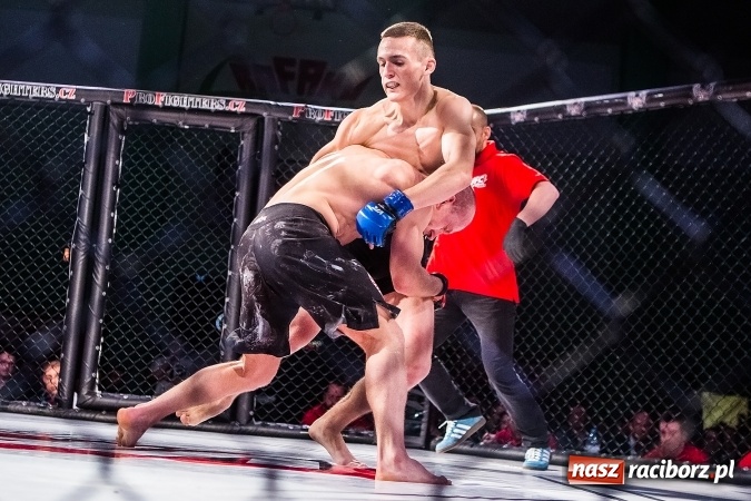 Zdjęcie w galerii na portalu naszraciborz.pl: Kuźnia Raciborska czy Racibórz? Gdzie zabrzmi bęben bitewny na gali MMA  wiadomości z regionu