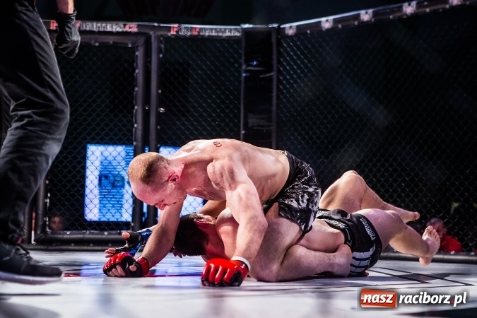 Zdjęcie w galerii na portalu naszraciborz.pl: Kuźnia Raciborska czy Racibórz? Gdzie zabrzmi bęben bitewny na gali MMA  wiadomości z regionu