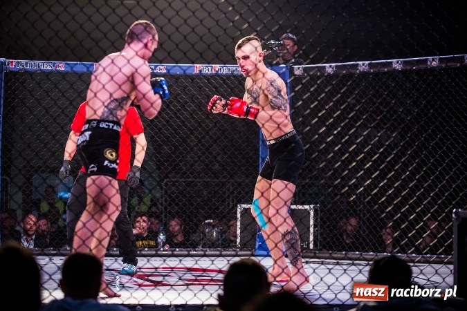 Zdjęcie w galerii na portalu naszraciborz.pl: Kuźnia Raciborska czy Racibórz? Gdzie zabrzmi bęben bitewny na gali MMA  wiadomości z regionu