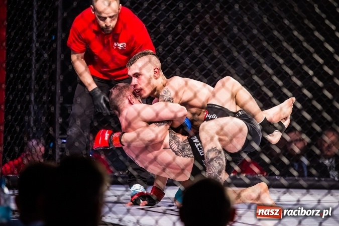 Zdjęcie w galerii na portalu naszraciborz.pl: Kuźnia Raciborska czy Racibórz? Gdzie zabrzmi bęben bitewny na gali MMA  wiadomości z regionu