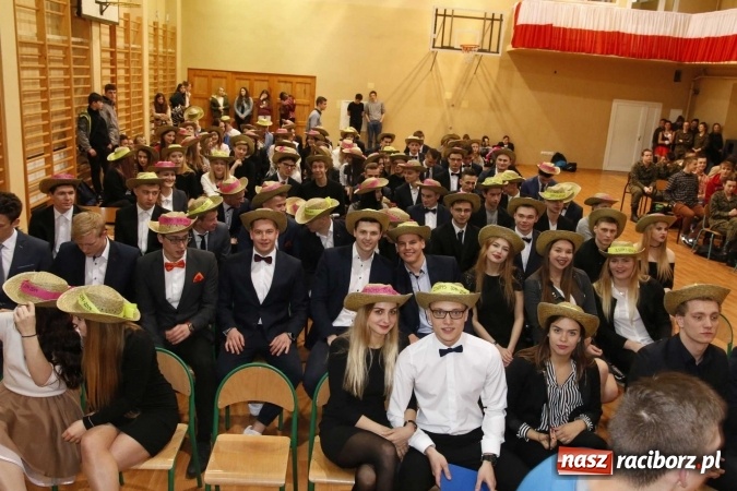 Zdjęcie w galerii na portalu naszraciborz.pl: ZSOMS Racibórz pożegnał swoich maturzystów  wiadomości z regionu