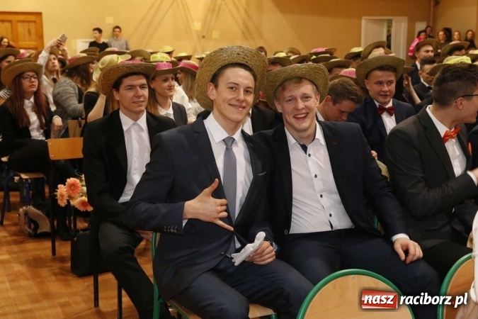 Zdjęcie w galerii na portalu naszraciborz.pl: ZSOMS Racibórz pożegnał swoich maturzystów  wiadomości z regionu