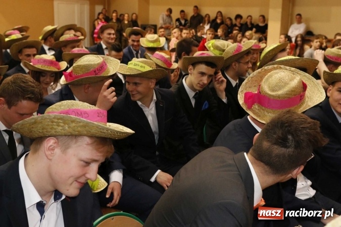 Zdjęcie w galerii na portalu naszraciborz.pl: ZSOMS Racibórz pożegnał swoich maturzystów  wiadomości z regionu