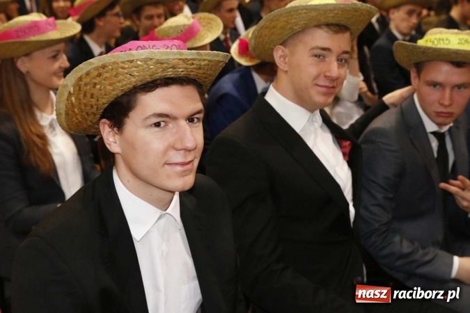 Zdjęcie w galerii na portalu naszraciborz.pl: ZSOMS Racibórz pożegnał swoich maturzystów  wiadomości z regionu