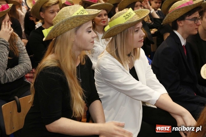 Zdjęcie w galerii na portalu naszraciborz.pl: ZSOMS Racibórz pożegnał swoich maturzystów  wiadomości z regionu