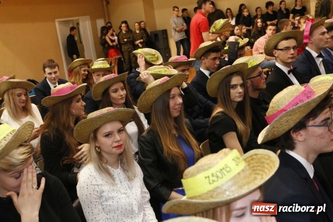 Zdjęcie w galerii na portalu naszraciborz.pl: ZSOMS Racibórz pożegnał swoich maturzystów  wiadomości z regionu