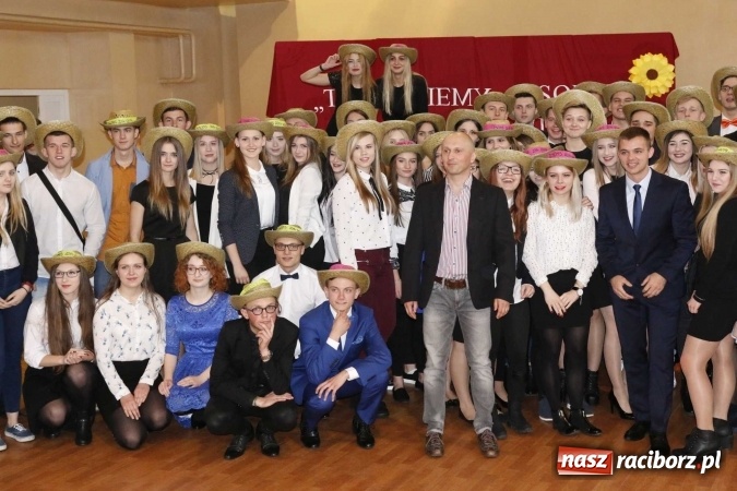 Zdjęcie w galerii na portalu naszraciborz.pl: ZSOMS Racibórz pożegnał swoich maturzystów  wiadomości z regionu