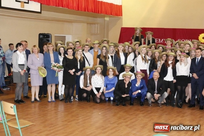 Zdjęcie w galerii na portalu naszraciborz.pl: ZSOMS Racibórz pożegnał swoich maturzystów  wiadomości z regionu