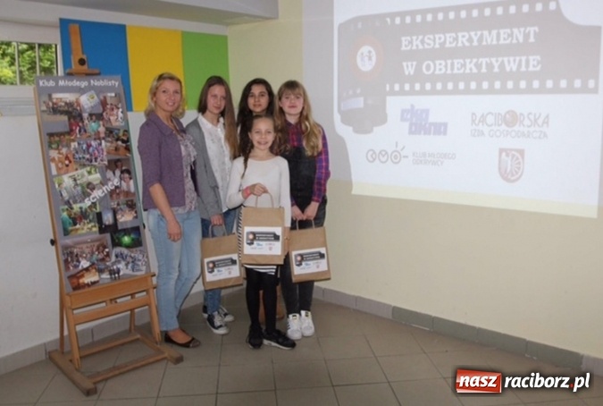Zdjęcie w galerii na portalu naszraciborz.pl: Eksperyment w obiektywie - konkurs w Szkole na Ostrogu  wiadomości z regionu