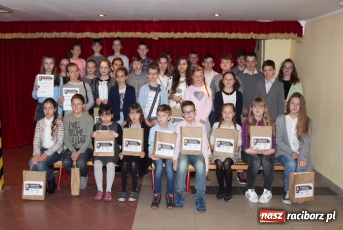 Zdjęcie w galerii na portalu naszraciborz.pl: Eksperyment w obiektywie - konkurs w Szkole na Ostrogu  wiadomości z regionu