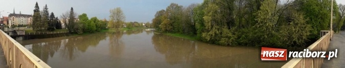 Zdjęcie w galerii na portalu naszraciborz.pl: Poziom Odry w Chałupkach opada. Zagrożenie mija  wiadomości z regionu