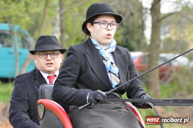Zdjęcie w galerii na portalu naszraciborz.pl: W Kornicach trwają zawody zaprzęgowe połączone z majówką konną wiadomości z regionu