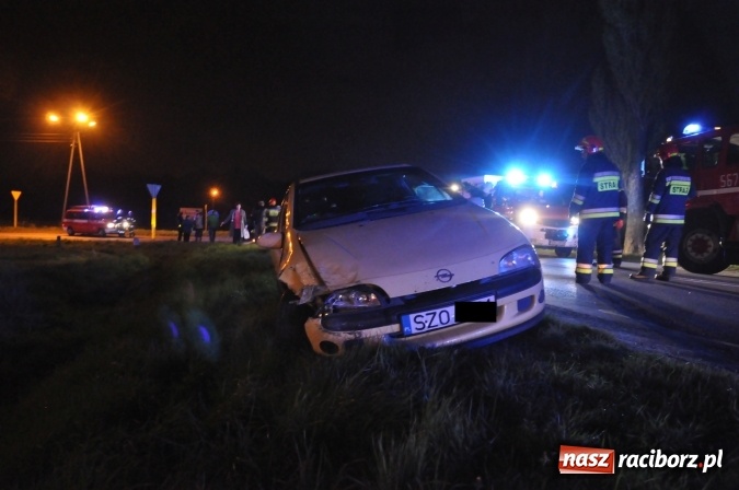 Zdjęcie w galerii na portalu naszraciborz.pl: Zderzenie opla i nissana w Rzuchowie wiadomości z regionu