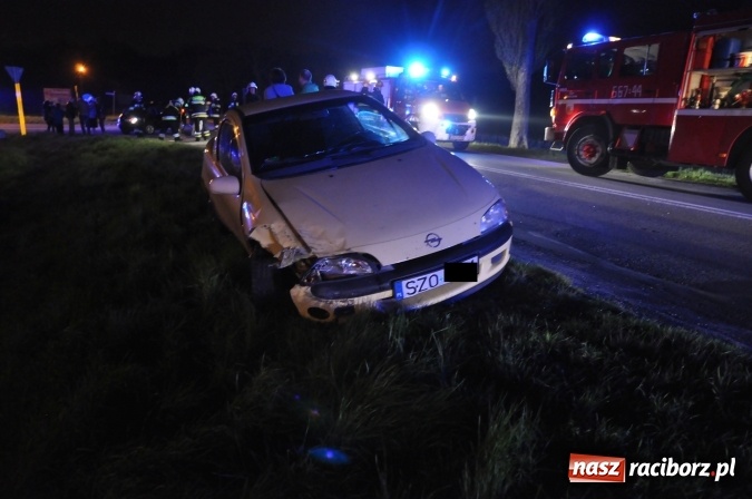 Zdjęcie w galerii na portalu naszraciborz.pl: Zderzenie opla i nissana w Rzuchowie wiadomości z regionu