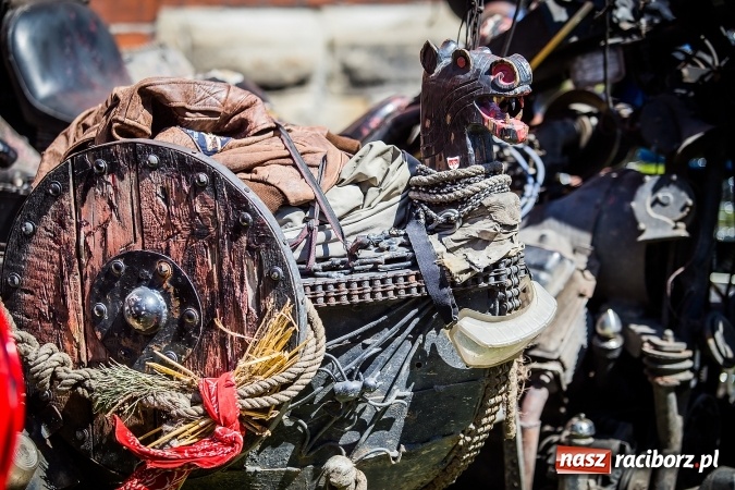 Zdjęcie w galerii na portalu naszraciborz.pl: Inauguracja sezonu motocyklowego w Raciborzu. Przejazd kawalkady trwał 10 minut wiadomości z regionu