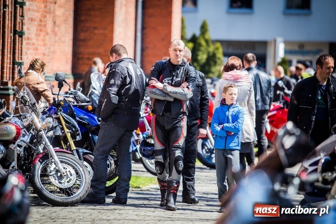 Zdjęcie w galerii na portalu naszraciborz.pl: Inauguracja sezonu motocyklowego w Raciborzu. Przejazd kawalkady trwał 10 minut wiadomości z regionu