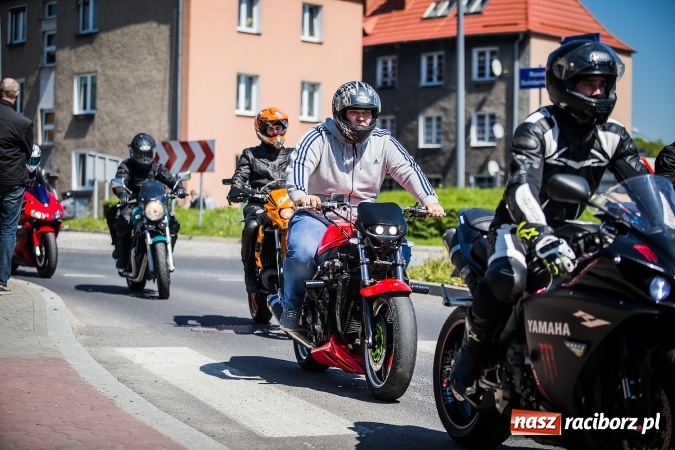 Zdjęcie w galerii na portalu naszraciborz.pl: Inauguracja sezonu motocyklowego w Raciborzu. Przejazd kawalkady trwał 10 minut wiadomości z regionu