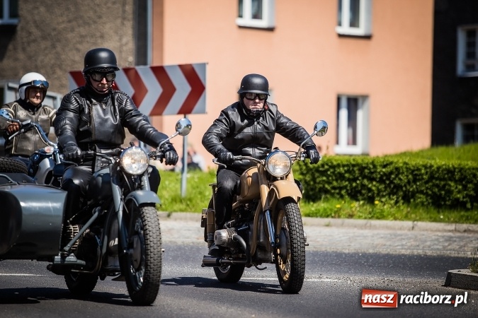 Zdjęcie w galerii na portalu naszraciborz.pl: Inauguracja sezonu motocyklowego w Raciborzu. Przejazd kawalkady trwał 10 minut wiadomości z regionu