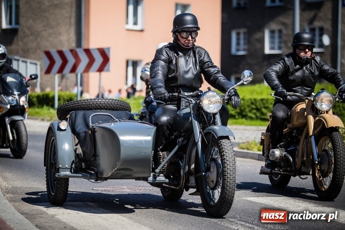 Zdjęcie w galerii na portalu naszraciborz.pl: Inauguracja sezonu motocyklowego w Raciborzu. Przejazd kawalkady trwał 10 minut wiadomości z regionu