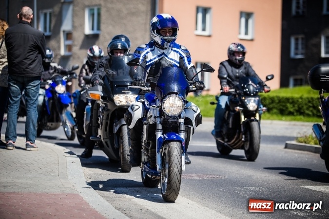 Zdjęcie w galerii na portalu naszraciborz.pl: Inauguracja sezonu motocyklowego w Raciborzu. Przejazd kawalkady trwał 10 minut wiadomości z regionu