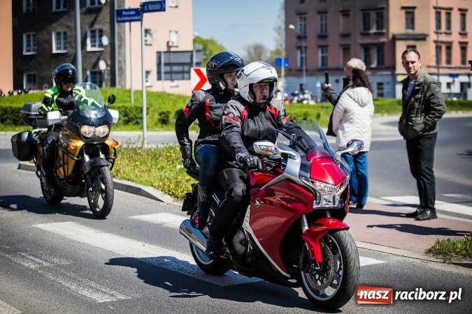 Zdjęcie w galerii na portalu naszraciborz.pl: Inauguracja sezonu motocyklowego w Raciborzu. Przejazd kawalkady trwał 10 minut wiadomości z regionu