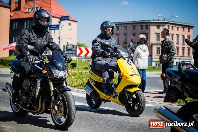 Zdjęcie w galerii na portalu naszraciborz.pl: Inauguracja sezonu motocyklowego w Raciborzu. Przejazd kawalkady trwał 10 minut wiadomości z regionu