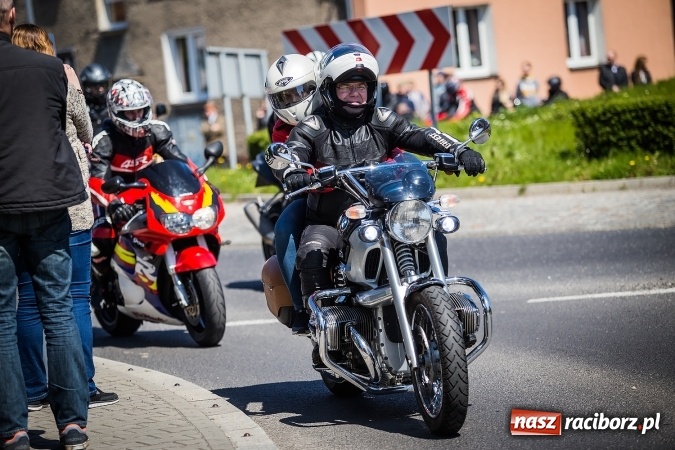 Zdjęcie w galerii na portalu naszraciborz.pl: Inauguracja sezonu motocyklowego w Raciborzu. Przejazd kawalkady trwał 10 minut wiadomości z regionu