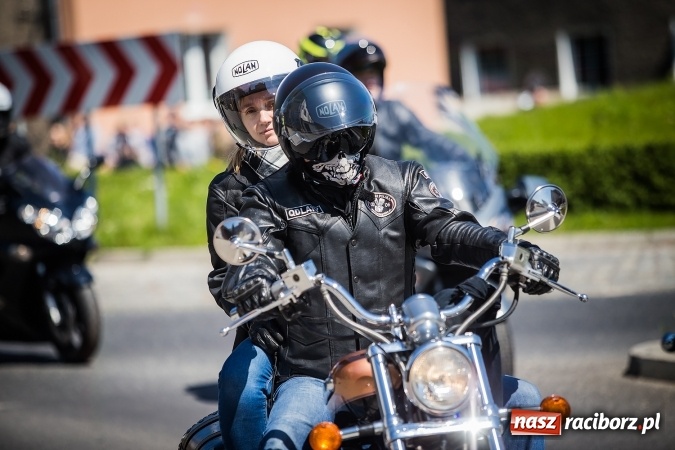 Zdjęcie w galerii na portalu naszraciborz.pl: Inauguracja sezonu motocyklowego w Raciborzu. Przejazd kawalkady trwał 10 minut wiadomości z regionu