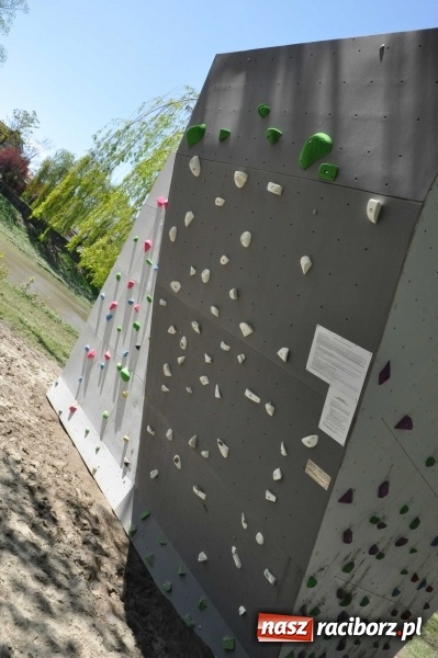 Zdjęcie w galerii na portalu naszraciborz.pl: Bulwary czeka teraz wielkie sprzątanie - przystań i plaża po wezbraniu Odry wiadomości z regionu
