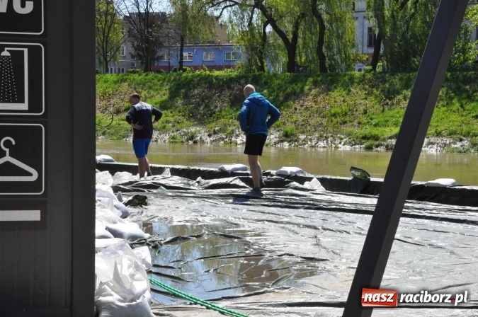 Zdjęcie w galerii na portalu naszraciborz.pl: Bulwary czeka teraz wielkie sprzątanie - przystań i plaża po wezbraniu Odry wiadomości z regionu