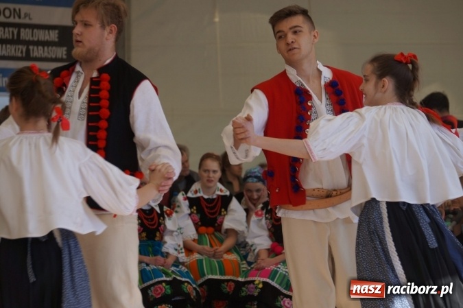 Zdjęcie w galerii na portalu naszraciborz.pl: Wystartowała wielka majówka w Nędzy  wiadomości z regionu