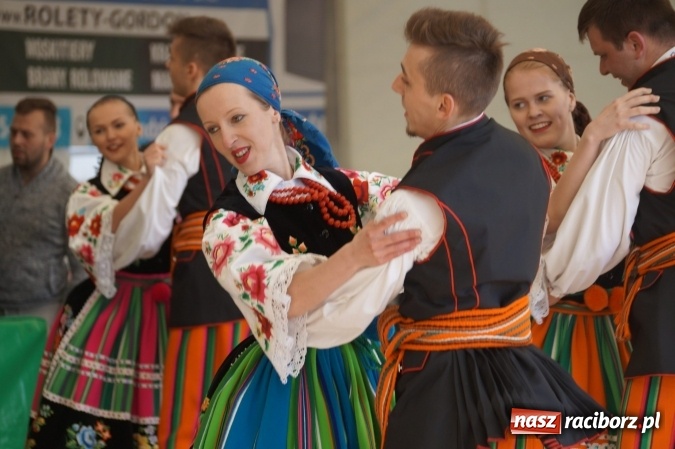 Zdjęcie w galerii na portalu naszraciborz.pl: Wystartowała wielka majówka w Nędzy  wiadomości z regionu