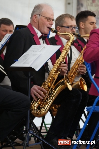 Zdjęcie w galerii na portalu naszraciborz.pl: Wystartowała wielka majówka w Nędzy  wiadomości z regionu