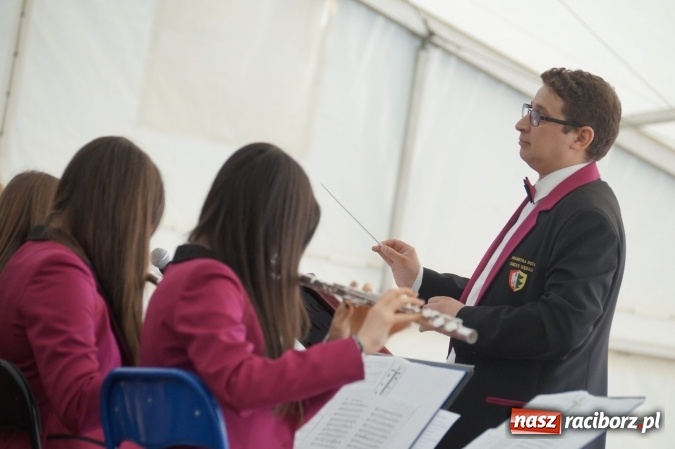 Zdjęcie w galerii na portalu naszraciborz.pl: Wystartowała wielka majówka w Nędzy  wiadomości z regionu