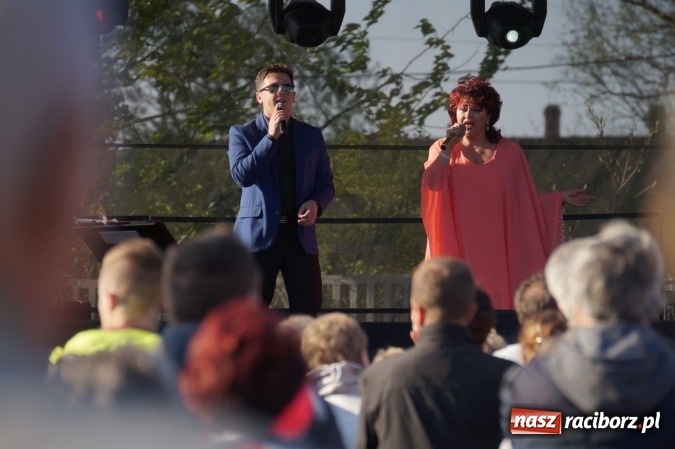 Zdjęcie w galerii na portalu naszraciborz.pl: Gwiazdy śląskiej sceny na majówce w Nędzy  wiadomości z regionu