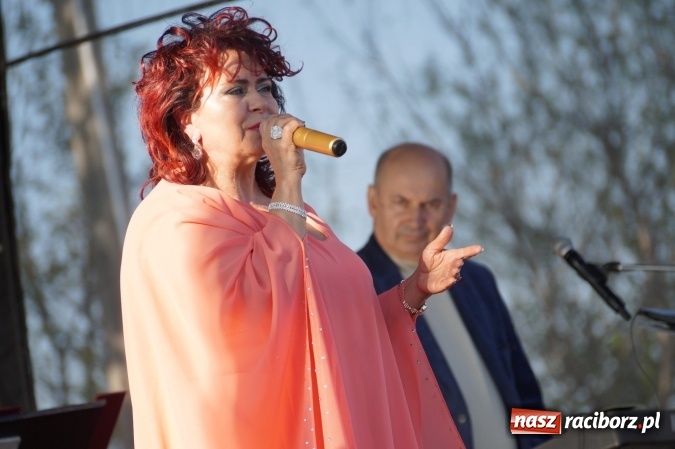 Zdjęcie w galerii na portalu naszraciborz.pl: Gwiazdy śląskiej sceny na majówce w Nędzy  wiadomości z regionu