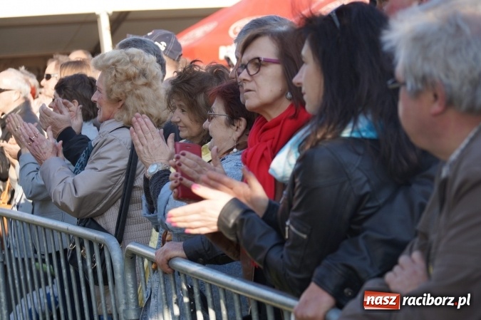 Zdjęcie w galerii na portalu naszraciborz.pl: Gwiazdy śląskiej sceny na majówce w Nędzy  wiadomości z regionu