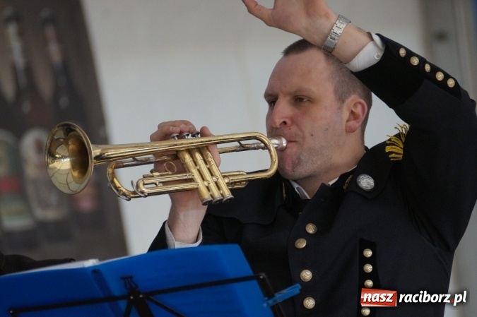 Zdjęcie w galerii na portalu naszraciborz.pl: Gwiazdy śląskiej sceny na majówce w Nędzy  wiadomości z regionu