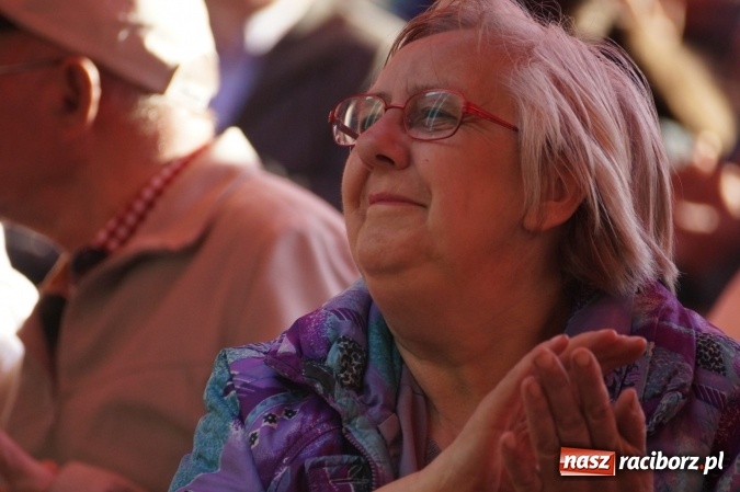 Zdjęcie w galerii na portalu naszraciborz.pl: Gwiazdy śląskiej sceny na majówce w Nędzy  wiadomości z regionu