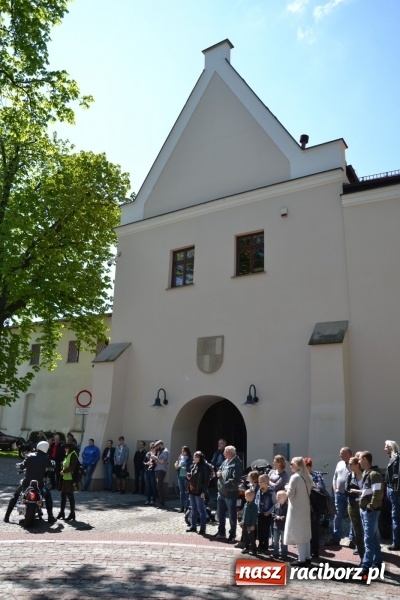 Zdjęcie w galerii na portalu naszraciborz.pl: Inauguracja sezonu motocyklowego w Raciborzu – festyn na Zamku Piastowskim wiadomości z regionu