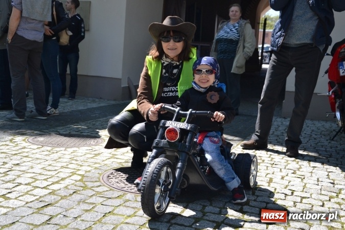 Zdjęcie w galerii na portalu naszraciborz.pl: Inauguracja sezonu motocyklowego w Raciborzu – festyn na Zamku Piastowskim wiadomości z regionu