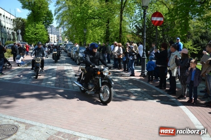 Zdjęcie w galerii na portalu naszraciborz.pl: Inauguracja sezonu motocyklowego w Raciborzu – festyn na Zamku Piastowskim wiadomości z regionu