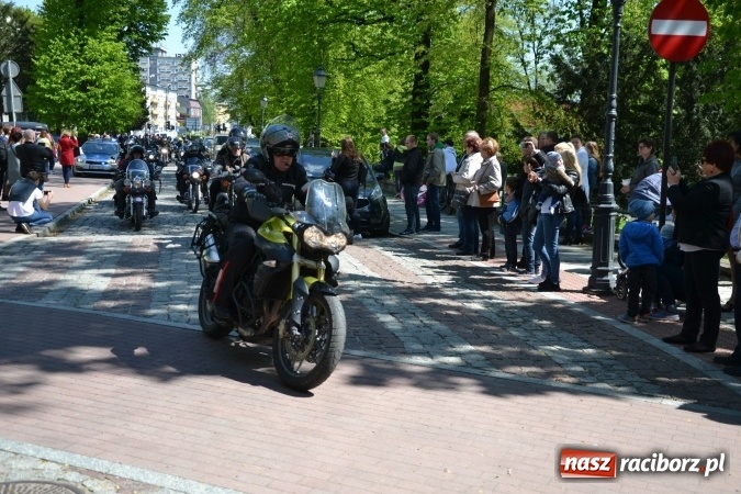 Zdjęcie w galerii na portalu naszraciborz.pl: Inauguracja sezonu motocyklowego w Raciborzu – festyn na Zamku Piastowskim wiadomości z regionu