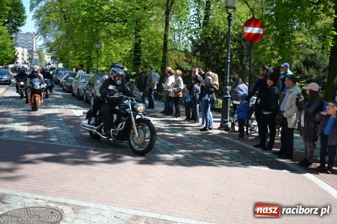 Zdjęcie w galerii na portalu naszraciborz.pl: Inauguracja sezonu motocyklowego w Raciborzu – festyn na Zamku Piastowskim wiadomości z regionu