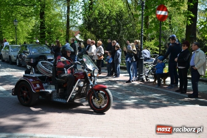 Zdjęcie w galerii na portalu naszraciborz.pl: Inauguracja sezonu motocyklowego w Raciborzu – festyn na Zamku Piastowskim wiadomości z regionu