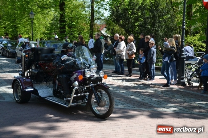 Zdjęcie w galerii na portalu naszraciborz.pl: Inauguracja sezonu motocyklowego w Raciborzu – festyn na Zamku Piastowskim wiadomości z regionu