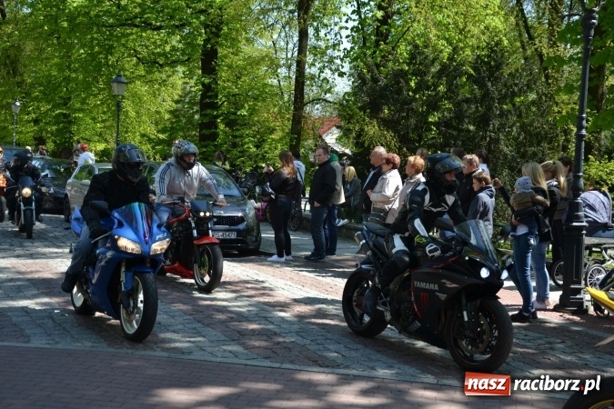 Zdjęcie w galerii na portalu naszraciborz.pl: Inauguracja sezonu motocyklowego w Raciborzu – festyn na Zamku Piastowskim wiadomości z regionu