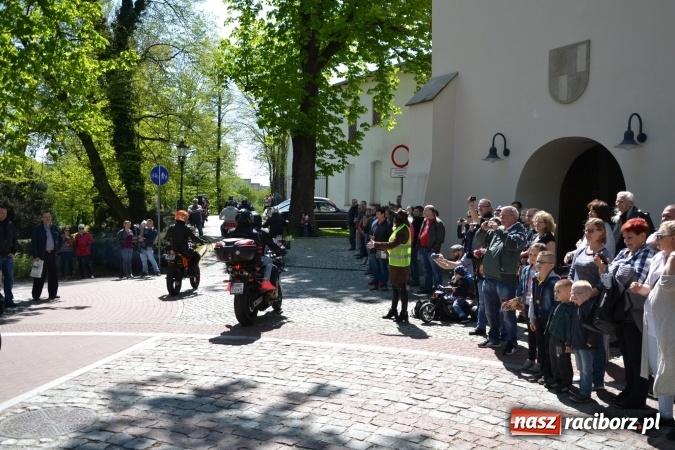 Zdjęcie w galerii na portalu naszraciborz.pl: Inauguracja sezonu motocyklowego w Raciborzu – festyn na Zamku Piastowskim wiadomości z regionu
