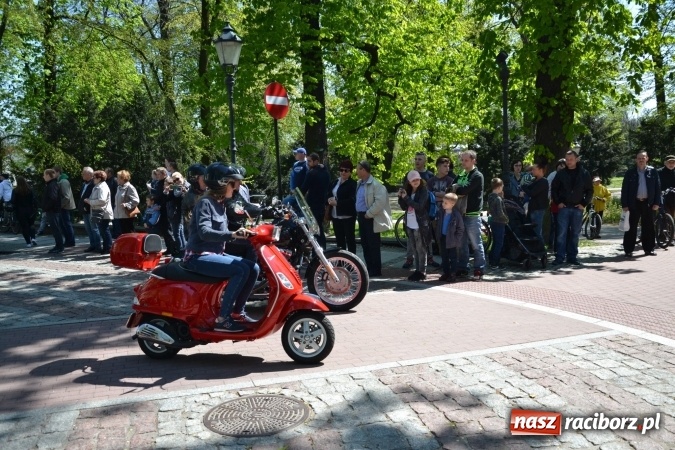 Zdjęcie w galerii na portalu naszraciborz.pl: Inauguracja sezonu motocyklowego w Raciborzu – festyn na Zamku Piastowskim wiadomości z regionu