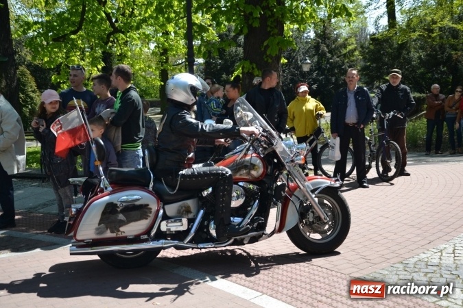 Zdjęcie w galerii na portalu naszraciborz.pl: Inauguracja sezonu motocyklowego w Raciborzu – festyn na Zamku Piastowskim wiadomości z regionu